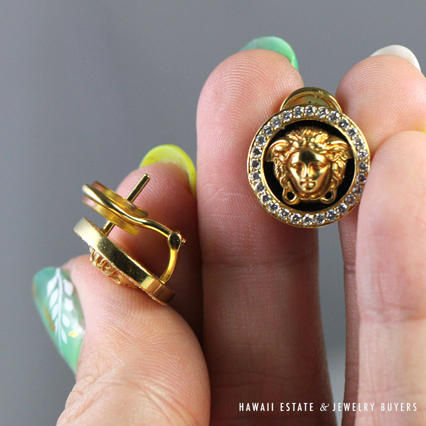 Medusa earrings Gianni Versace Gold in Metal - 26947518